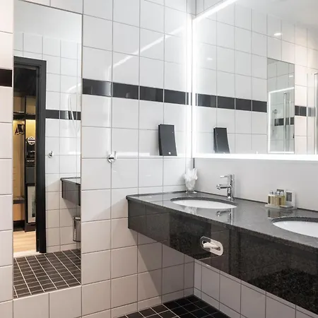 Thon Oslo Airport Otel 4*