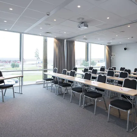 Thon Oslo Airport Otel 4*